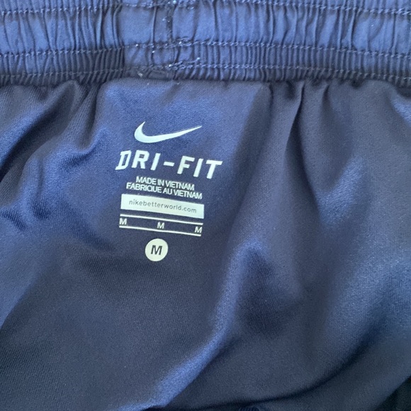 Nike shorts navy/lime green/white - Picture 3 of 3